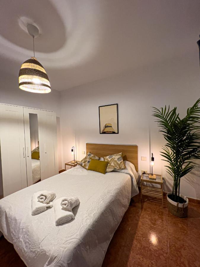 Apartment 100 M From The Beach Arinaga Buitenkant foto