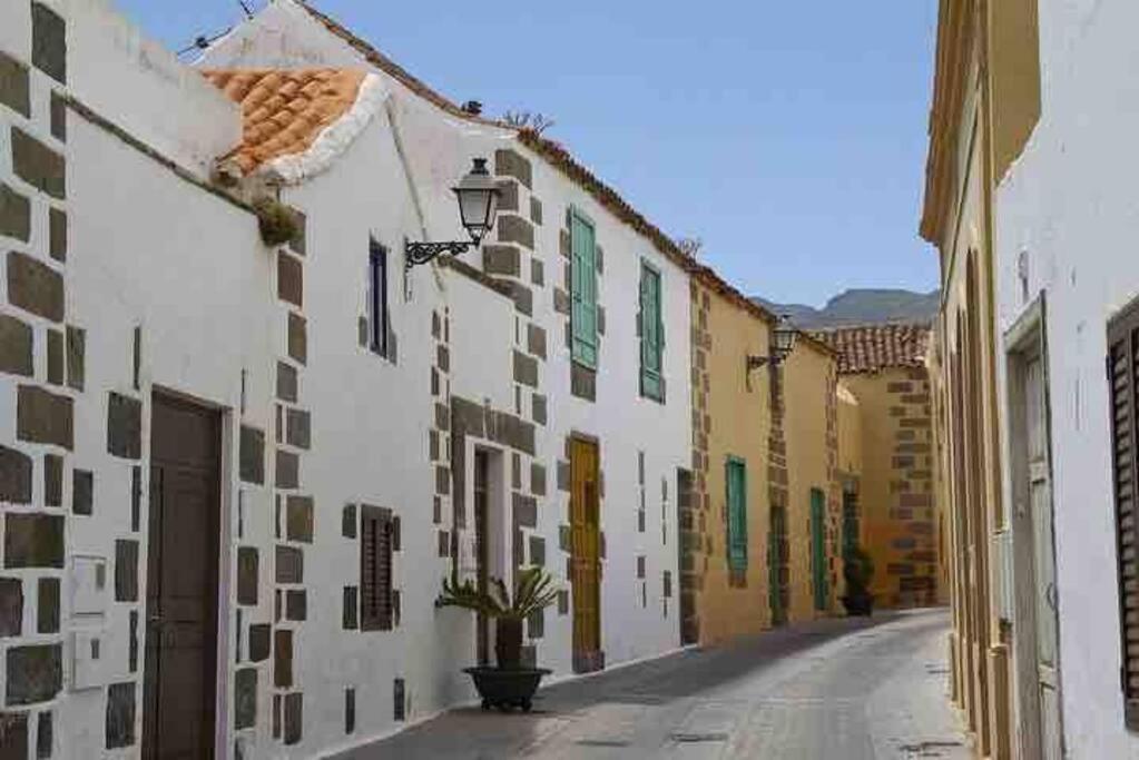 Apartment 100 M From The Beach Arinaga Buitenkant foto
